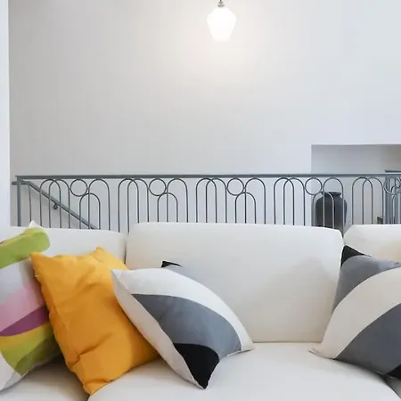 κοράλι, μεζονέτα στην παραλία λίμνης *