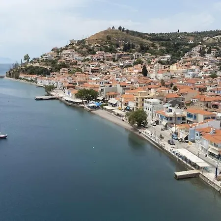 κοράλι, μεζονέτα στην παραλία λίμνης *