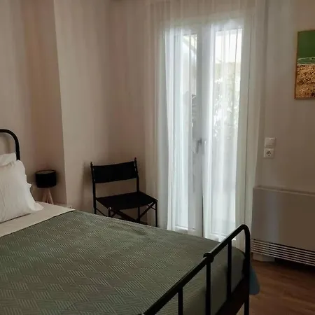 κοράλι, μεζονέτα στην παραλία λίμνης