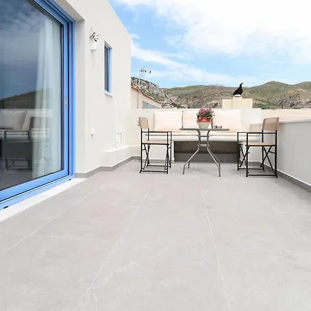 Holiday home κοράλι, μεζονέτα στην παραλία λίμνης Limni (Evia)