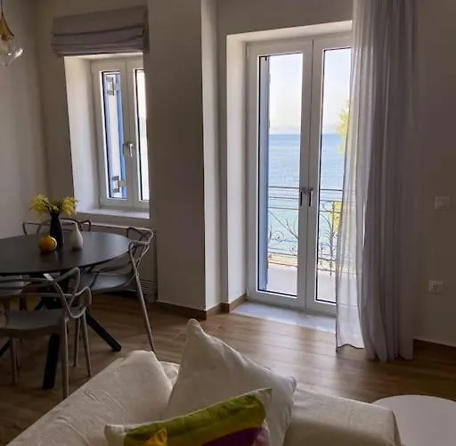 Σπίτι διακοπών κοράλι, μεζονέτα στην παραλία λίμνης Λίμνη