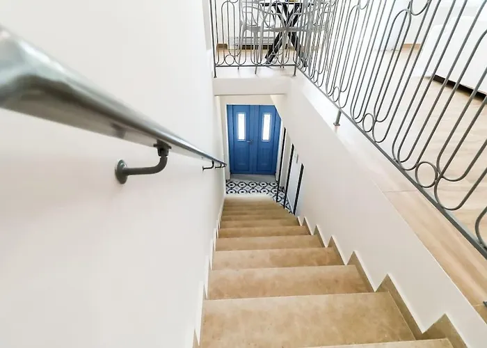 κοράλι, μεζονέτα στην παραλία λίμνης